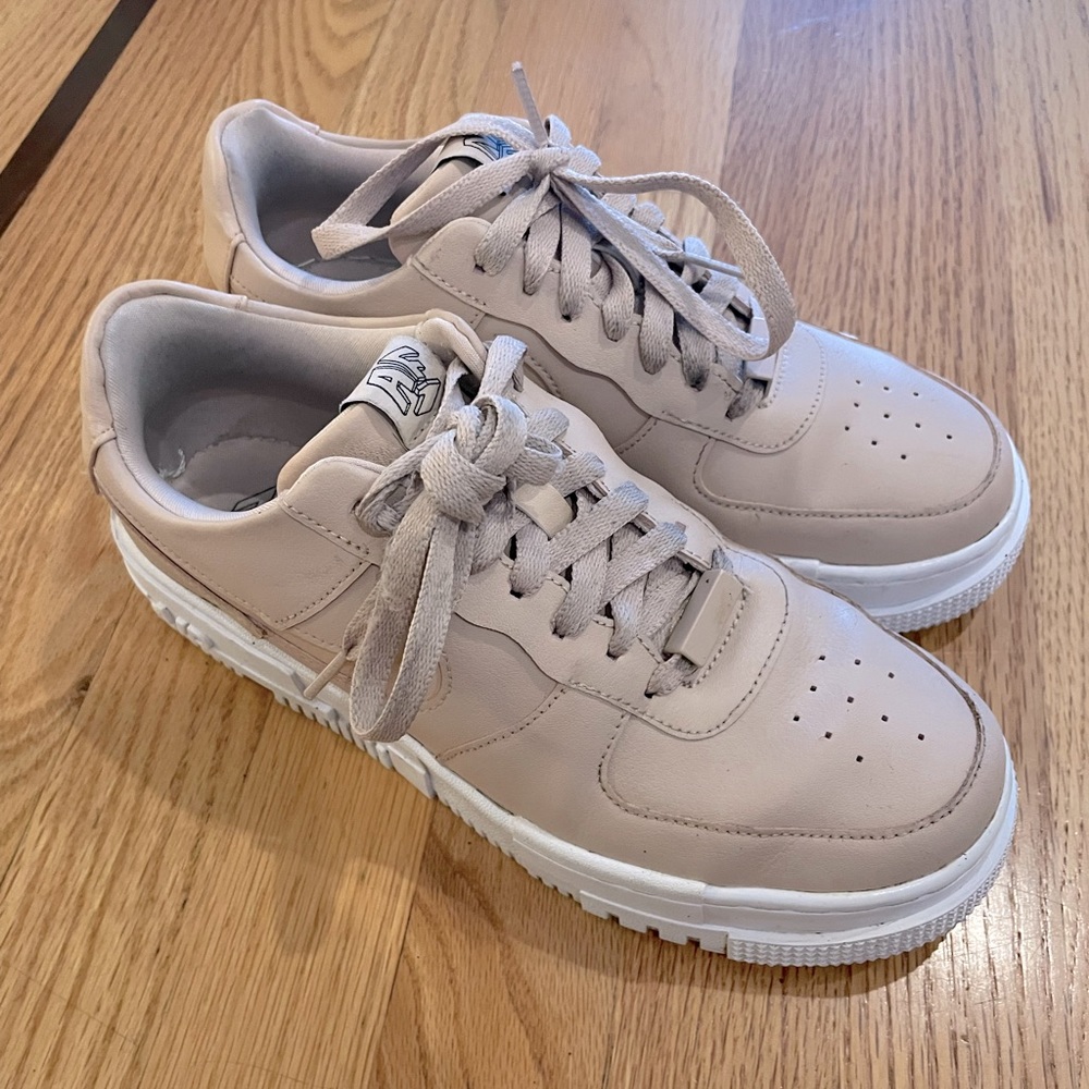 Nike Air Force 1 Pixel size 8